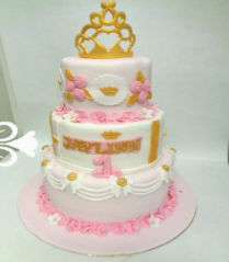prinsesselijke roze,wit en goud taart/princess style pink,white and gold cake