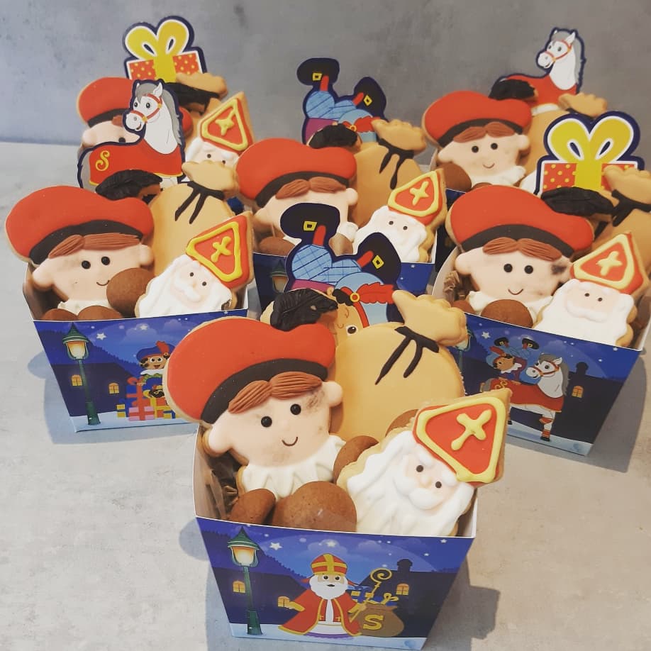  Sinterklaas doosjes bevat Sinterklaas,Piet en de zak van Sinterklaas